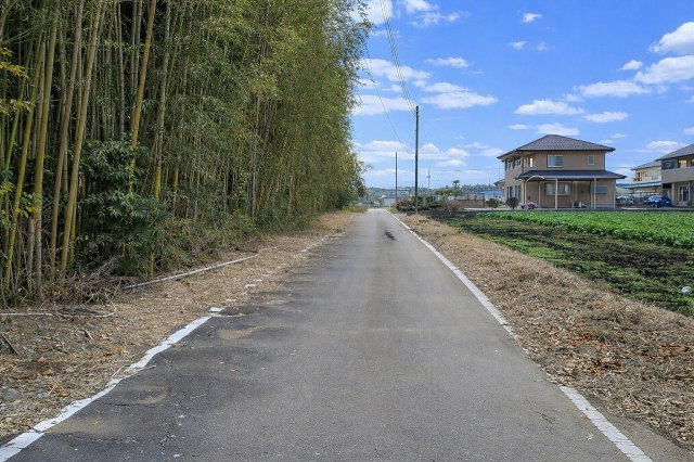 宇都宮市上籠谷町の前面道路含む現地写真