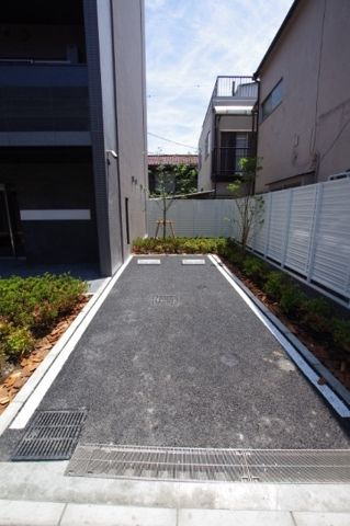 フュージョナル墨田の駐車場