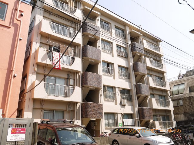 【外観】 | 椎名町マイコーポ | 住む人を映し出す洗練された佇まいは、いつまでも輝き続けながらいつしか街の風景に溶け込んでいきます。