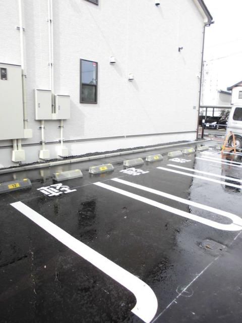 ジェネシスの駐車場|駐車場