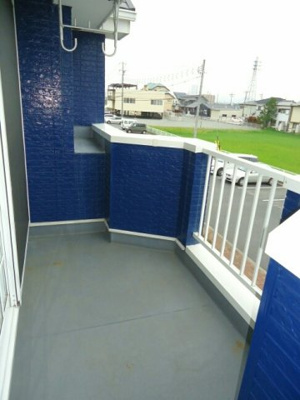 【バルコニー】 | ヴィラシンシアＣ | バルコニーからの眺めを楽しみながら食事をしませんか