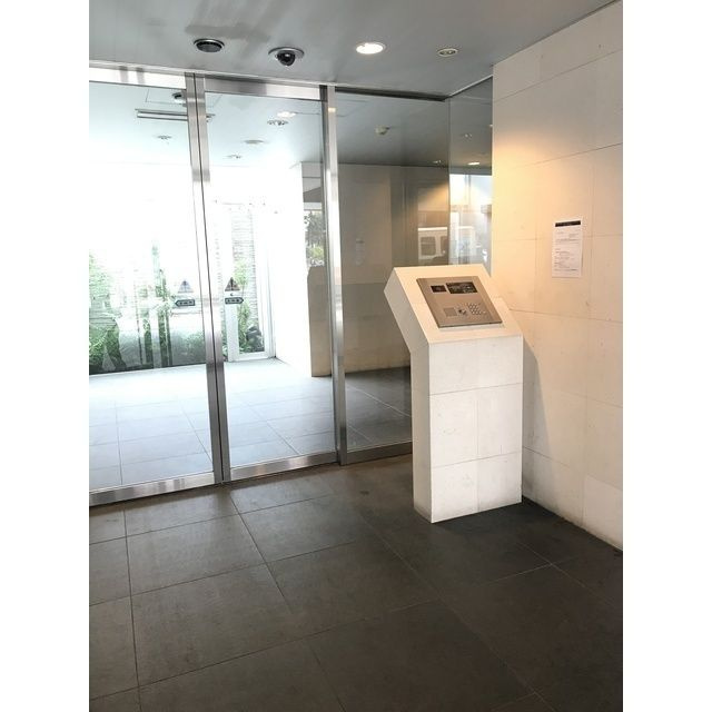 エルスタンザ白金台のエントランス