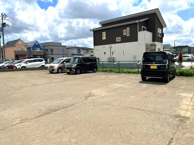 ハイツ宇野の駐車場