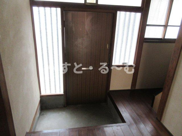 西舞子3丁目テラスハウス[駐車場付]の玄関