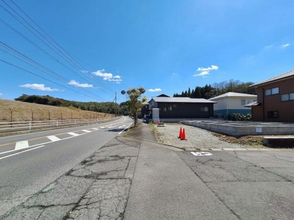 AG-HOUSE　梅が丘　A棟の前面道路含む現地写真|前面道路含む現地(2026年3月撮影)