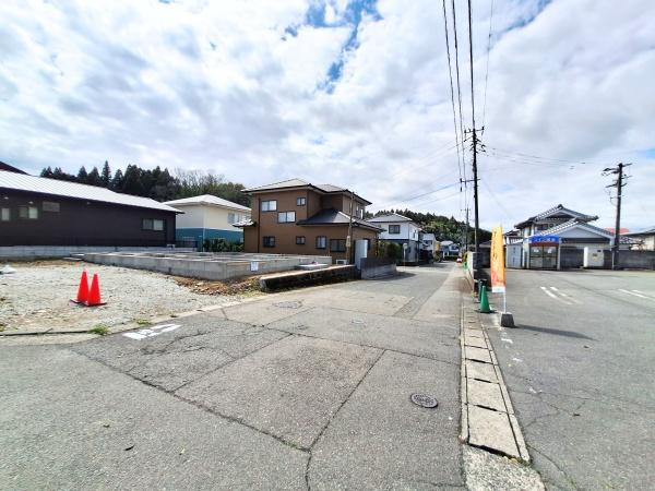 AG-HOUSE　梅が丘　A棟の前面道路含む現地写真|前面道路含む現地(2026年3月撮影)