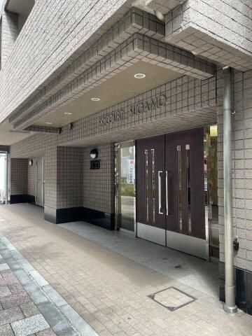 スカイコート巣鴨のエントランス