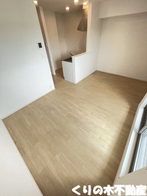 【内装】 | レジデンス鳥生１０ | 明るい色調の室内です