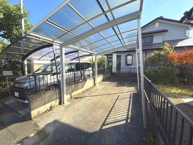 喜入中名町戸建の駐車場|カーポート付き♪