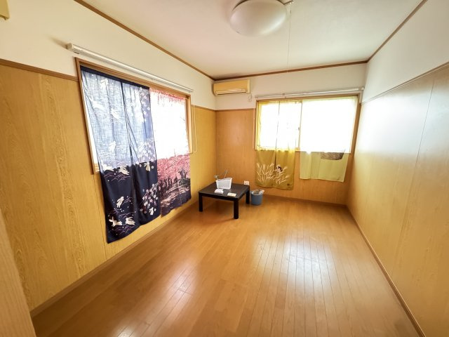 鹿児島市星ヶ峯　星ヶ峯6丁目中古戸建の洋室|スタンダードな洋室です