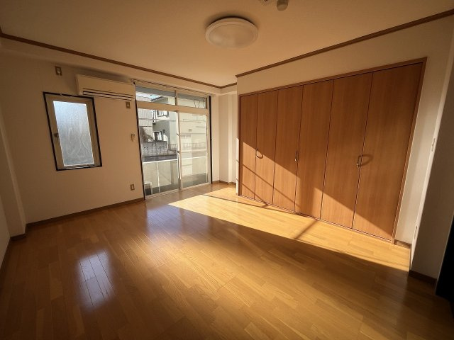 ルナハイツ Part 3の居間・リビング