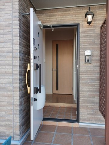 落ち着いた玄関です