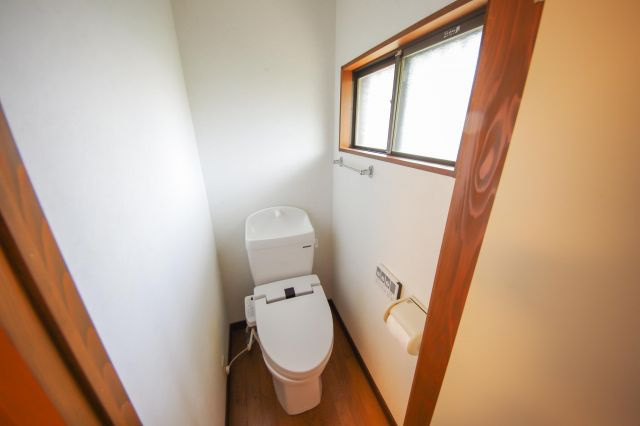 野田通1/2貸家のトイレ