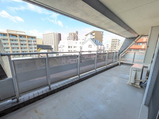 ラヴィーヌのバルコニー