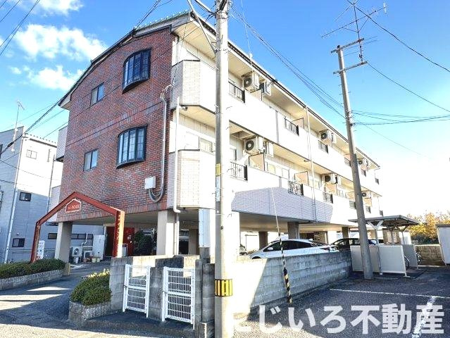 パレスノアの外観