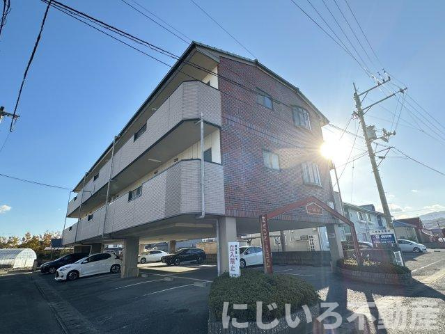 パレスノアの外観