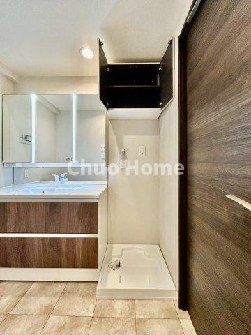 ダイアパレスアビエント亀戸のランドリースペース|【ランドリースペース】担当者がスケールを持ち歩いておりますので、ご見学時には現在お使いの洗濯機などがきちんと収まるかなどもチェックして下さい。見学前に測っておくと非常に便利だと思います。