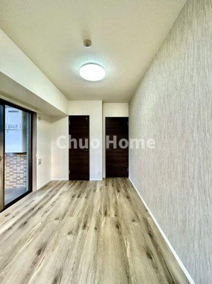 【寝室】 | ダイアパレスアビエント亀戸 | 【寝室】心と体をゆったりと安らげる主寝室。寝室のゆとりが大きい分だけ、暮らしの安らぎは深まります。一日の疲れを癒すだけでなく、ご夫婦の親密な語らいを紡ぎ出します