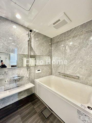 ダイアパレスアビエント亀戸の浴室|【バスルーム】暖房換気乾燥機付きシステムバスルーム。暖房・冷風・換気・乾燥など、毎日を快適に過ごせるうれしい機能が揃っています。雨の日の洗濯物も安心です。