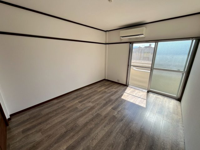 カーサ.＋の洋室