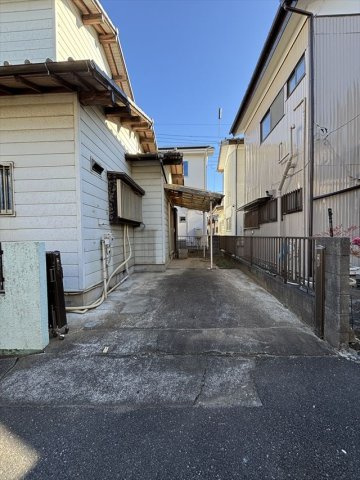 清地６丁目貸家の駐車場|駐車場完備です