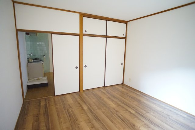 コーポ華の居間・リビング