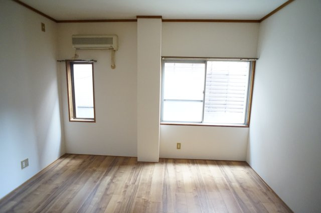 コーポ華の居間・リビング