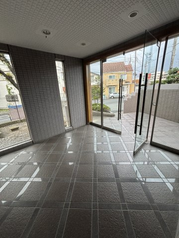 ル・プランシェのエントランス|毎日通るエントランスはこのようになっています