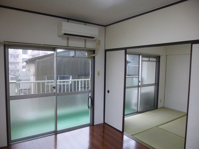 丸山コーポの和室|和室ならではの温かな和の空間で寛ぎの時間を過ごせます