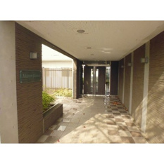 ゆとりのあるエントランスです