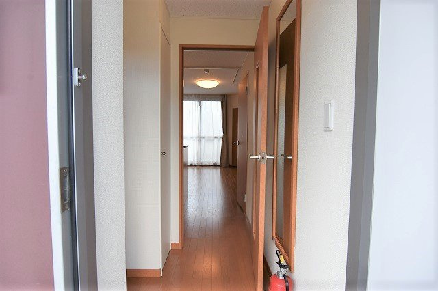 レオパレスＬａ　Ｖｉｓｔａ２の玄関