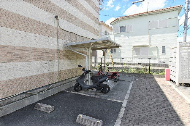 レオパレスＬａ　Ｖｉｓｔａ２のその他|駐輪場