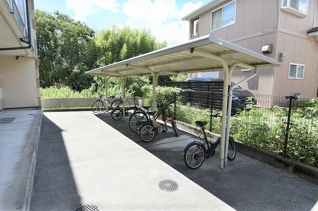 レオパレスＬａ　Ｖｉｓｔａ２のその他|駐輪場