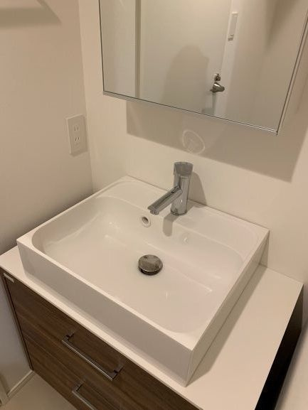 ラクラス三軒茶屋 の独立洗面台