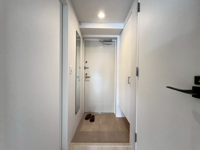 コンフォリア・リヴ大阪本町の玄関