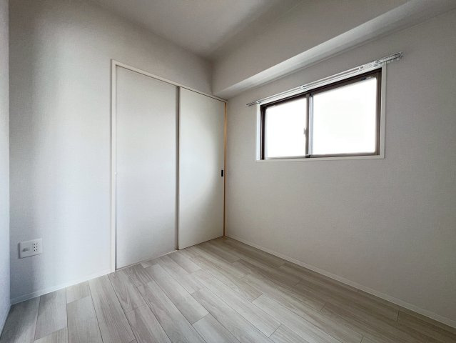 コンフォリア・リヴ大阪本町の洋室