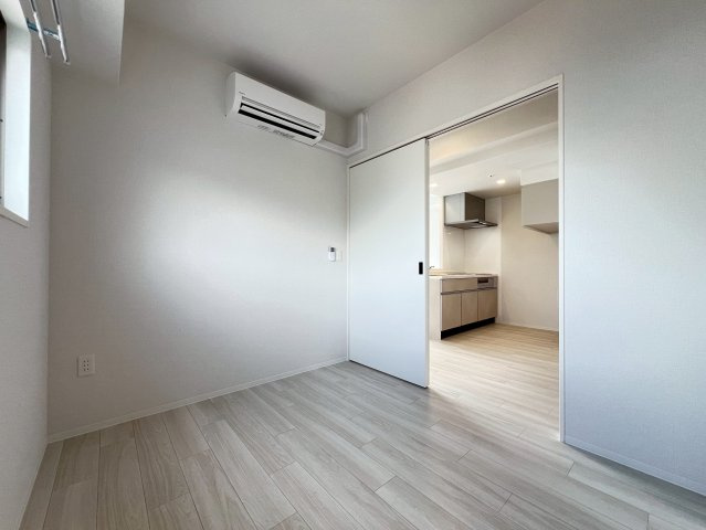 コンフォリア・リヴ大阪本町の洋室