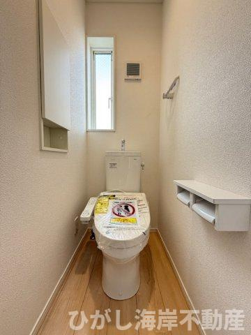 平塚市四之宮7丁目　新築戸建　全2棟のトイレ|洗浄機能付きお手洗い