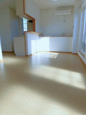 【居間・リビング】 | リーヴァ菅池Ｂ | おしゃれなリビングです