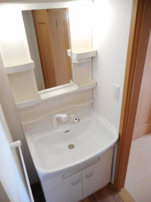 【洗面所】 | リーヴァ菅池Ｂ | コンパクトで使いやすい洗面所