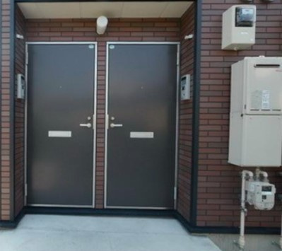 エスタシオン大成の玄関