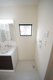 【ランドリースペース】 | 府中市紅葉丘1丁目　新築戸建て（全2棟）1号棟　4790万円