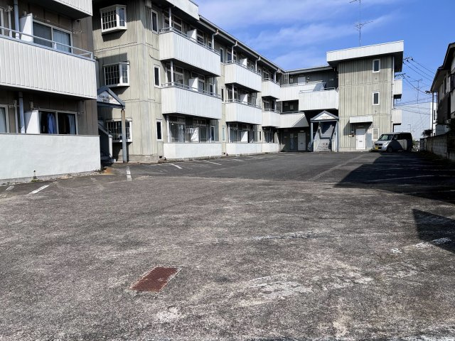 ルナハイツ Part 3の駐車場