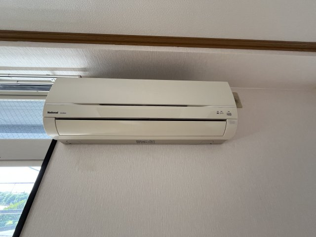 ルナハイツ Part 3の設備|洋室のエアコン