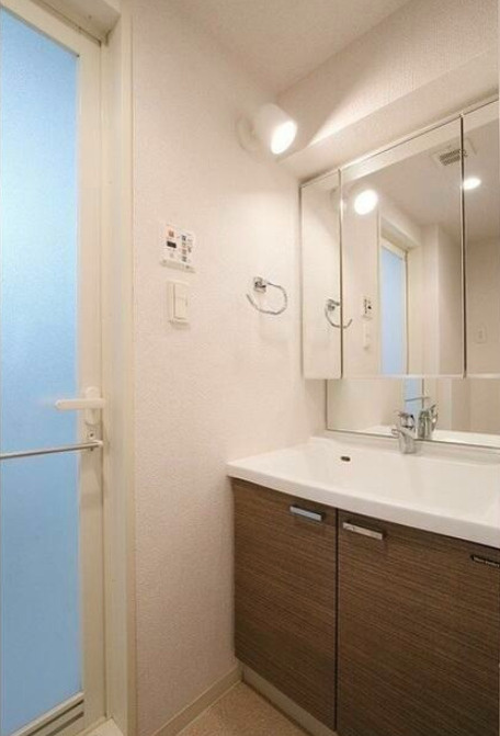 コンフォリア浅草橋DEUXの洗面所