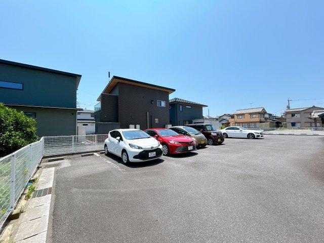 テラスノバ穂積の駐車場