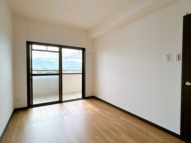 テラスノバ穂積の洋室