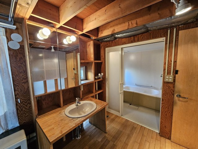 三輪６丁目中古一戸建の洗面所