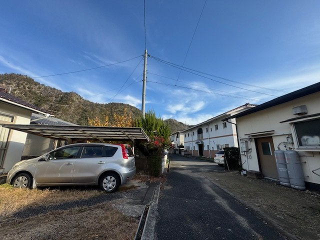 和気町和気　売土地の前面道路含む現地写真