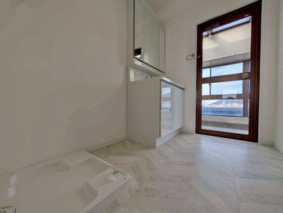 【ランドリースペース】 | サングレイス曽根アバンティ（B-8）